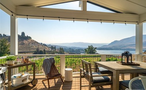 House in Chelan, Washington, United States 1
