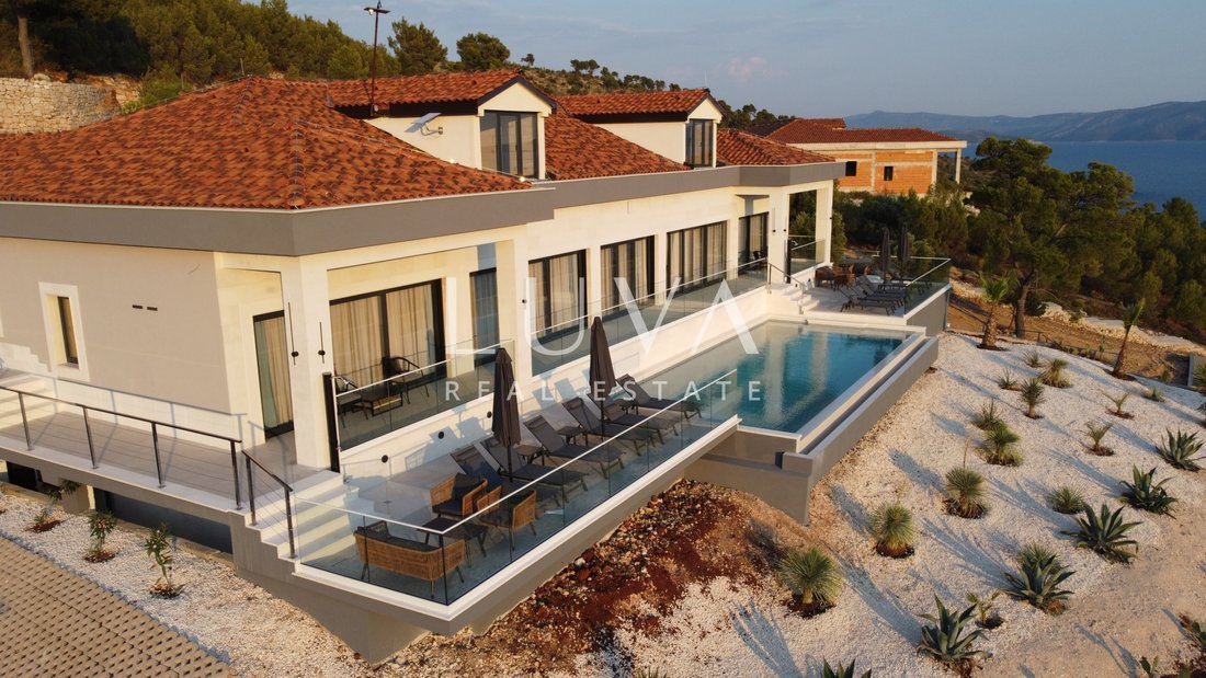 Villa in Milna, Split-Dalmatia County, Croatia 2 - 17279985