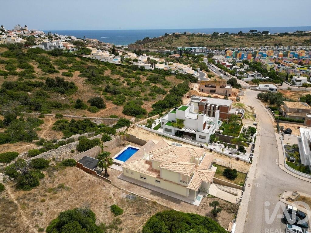 Townhouse in Olhos de Agua, Algarve, Portugal 2 - 18343156