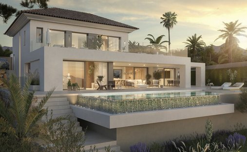 Villa in Elviria-Cabopino, Marbella, Spain 1