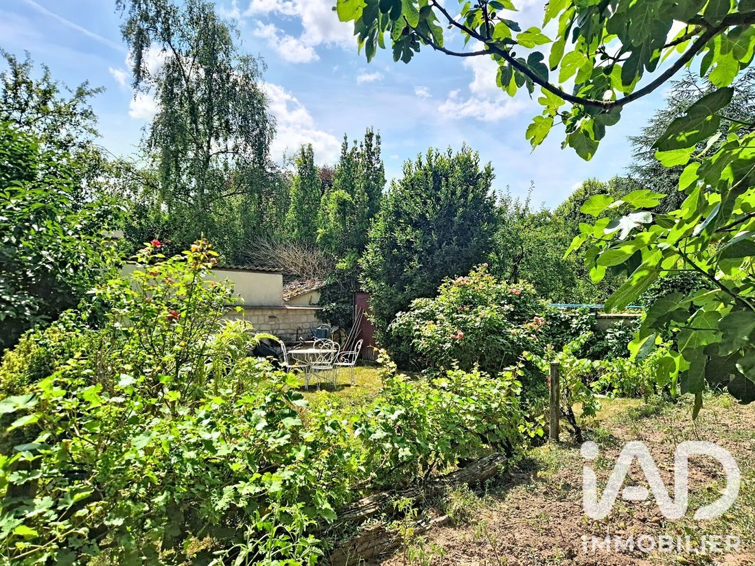 House in Les Clayes-sous-Bois, Ile-de-France, France 5 - 18345352