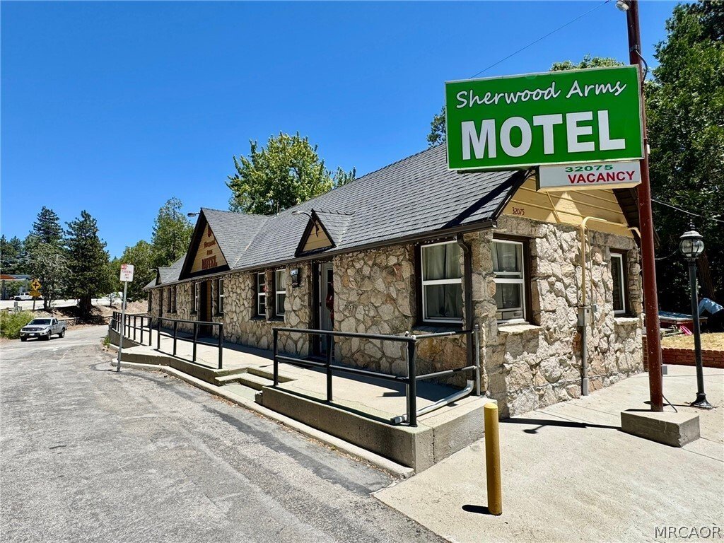 Running Springs, California, United States 5 - 18345329