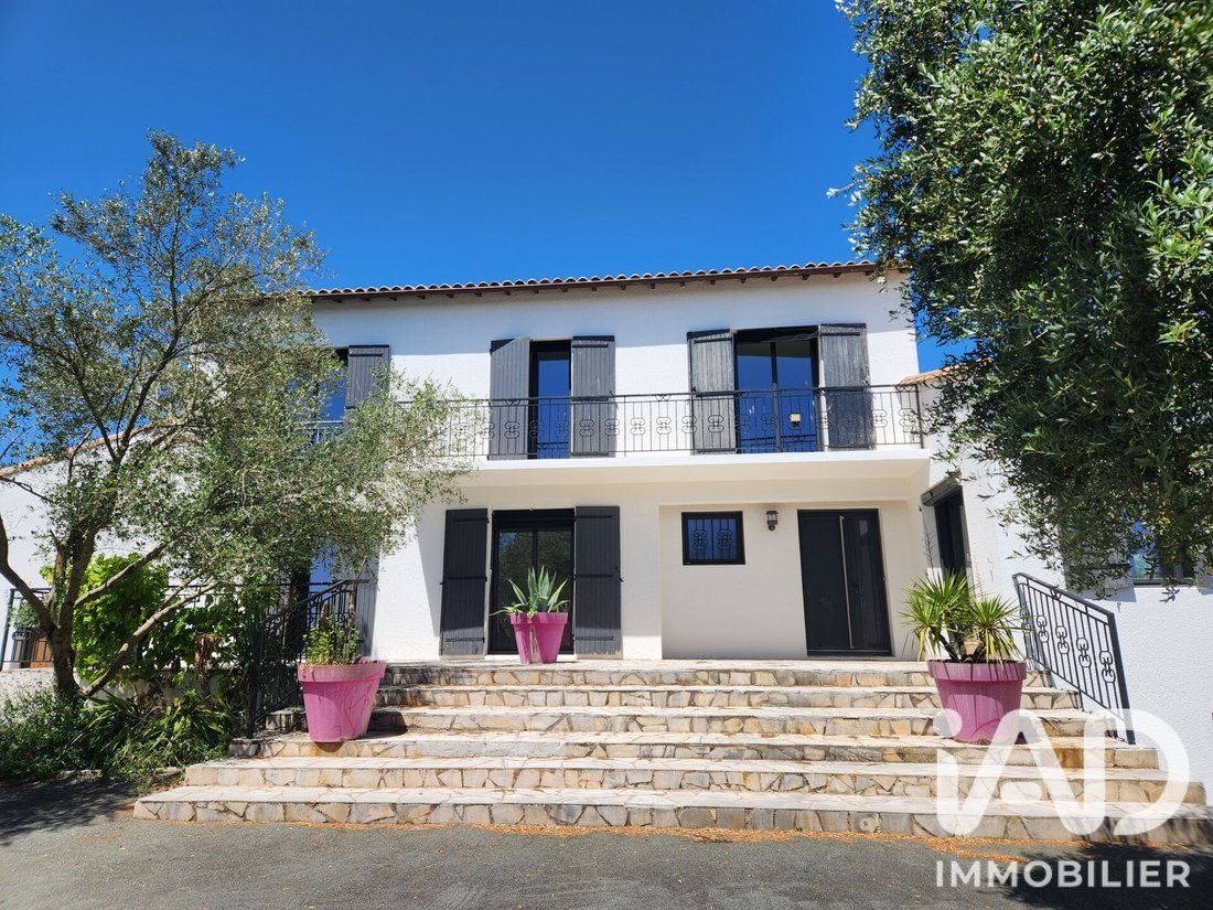 House in Saint-Sulpice-de-Royan, Nouvelle-Aquitaine, France 1 - 18345334
