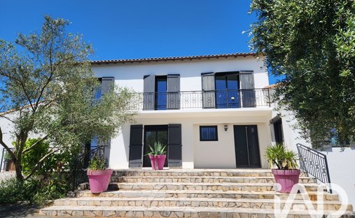 House in Saint-Sulpice-de-Royan, Nouvelle-Aquitaine, France 1