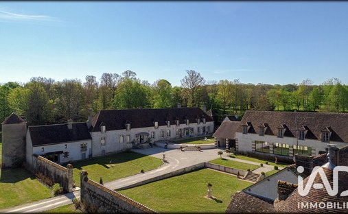 House in Gy-les-Nonains, Centre-Val de Loire, France 1