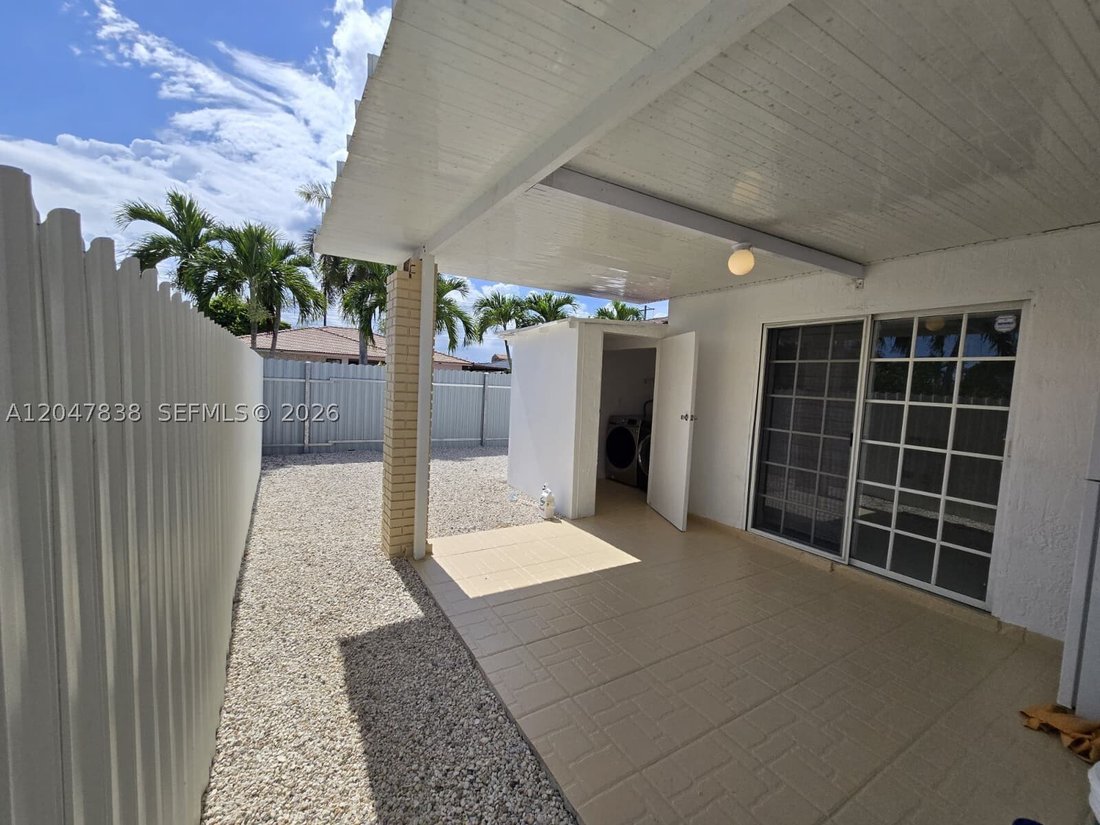 House in Miami, Florida, United States 3 - 18344021