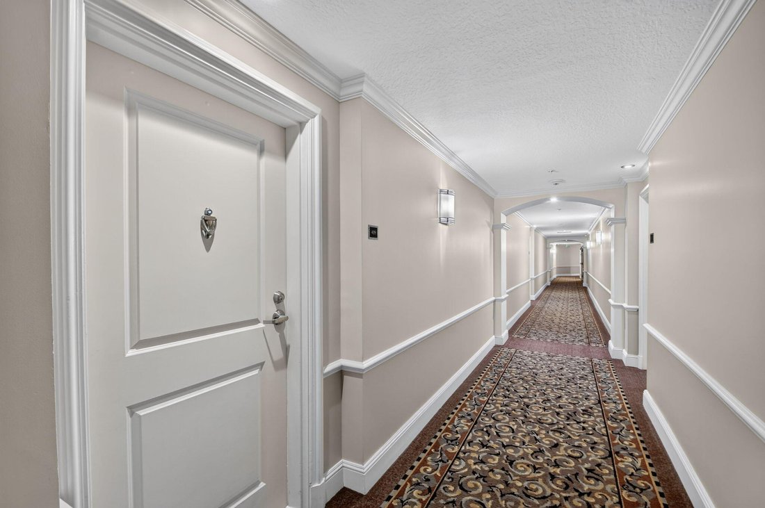 Condo in West Palm Beach, Florida, United States 2 - 18346477