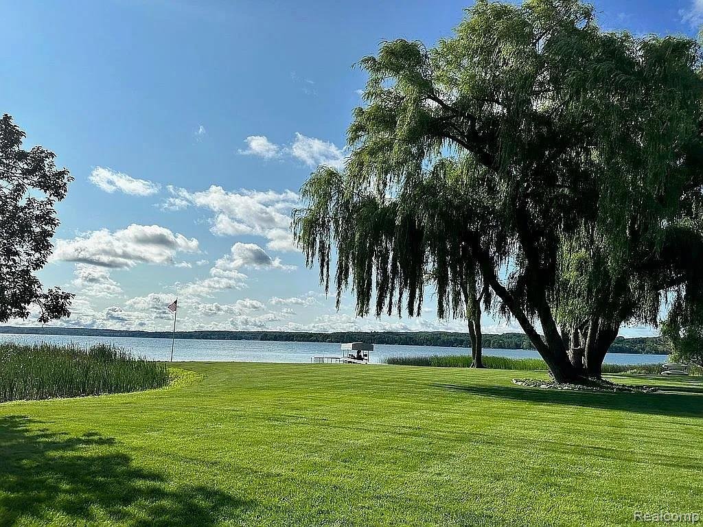House in Onekama, Michigan, United States 2 - 18347057