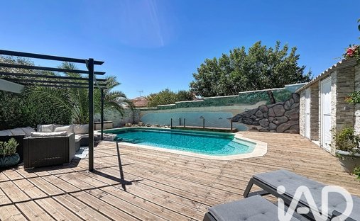 Maison à Avenue de Marseille-Liourat, Vitrolles, France 1