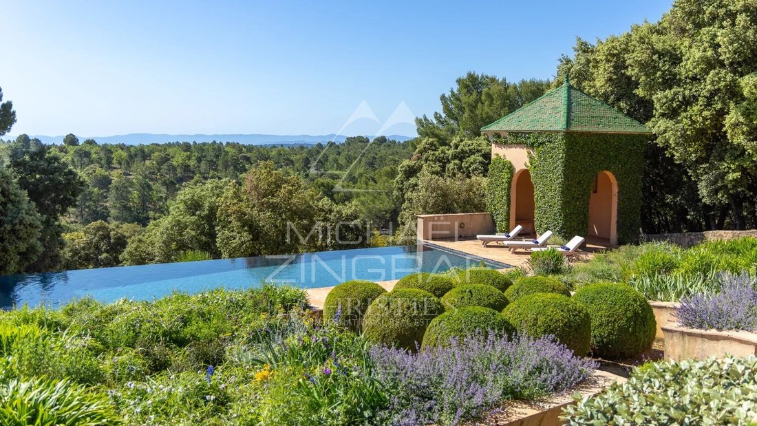 Castle in Tourtour, Provence-Alpes-Côte d'Azur, France 4 - 18345703