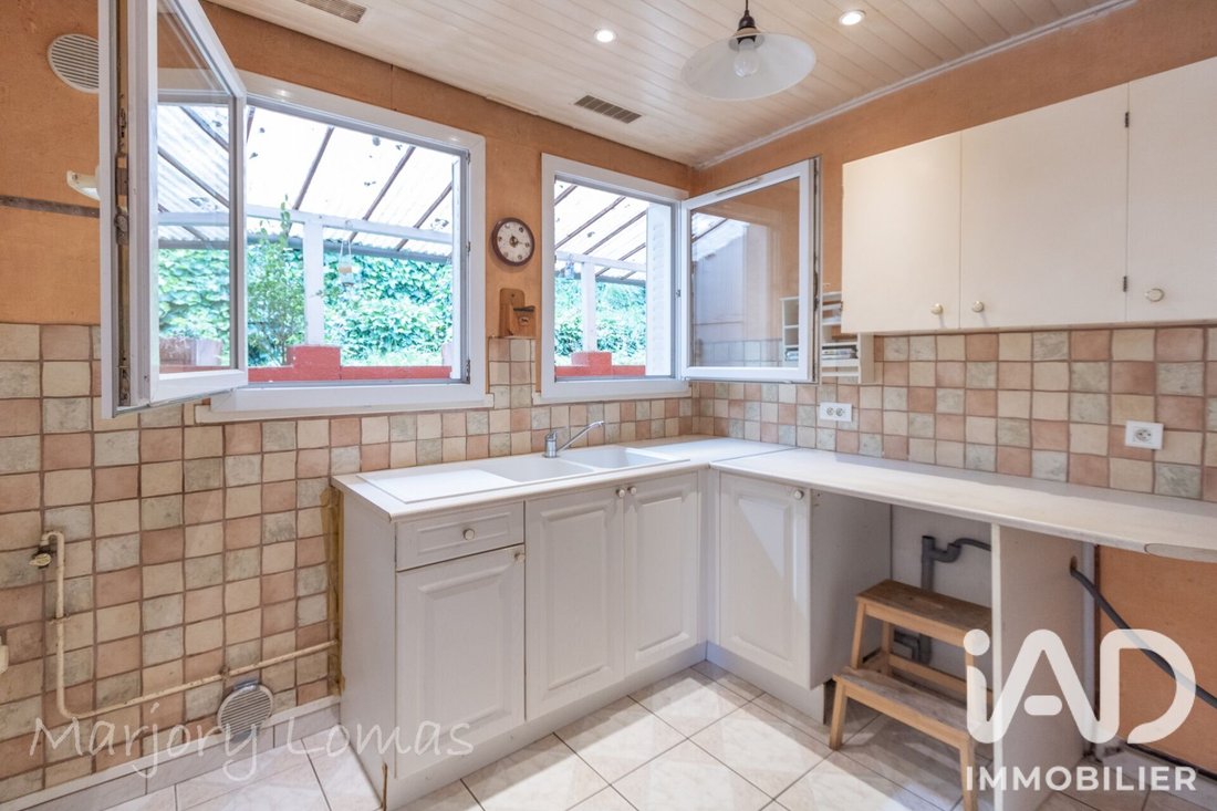 House in Charbonnieres-les-Bains, Auvergne-Rhône-Alpes, France 3 - 18345355