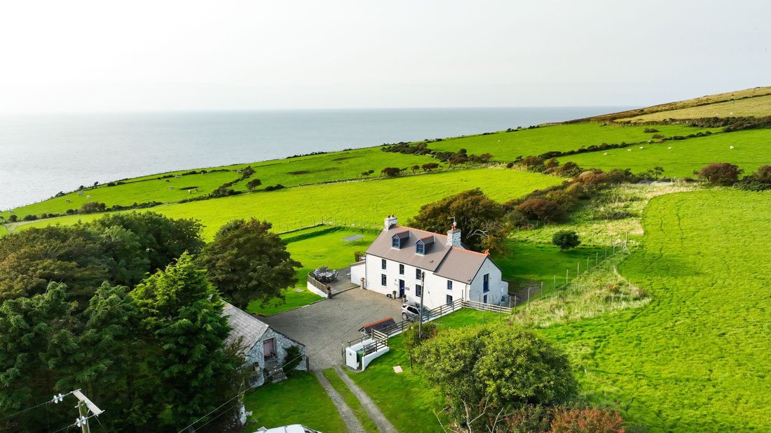 House in Blaencelyn, Wales 1 - 18342865