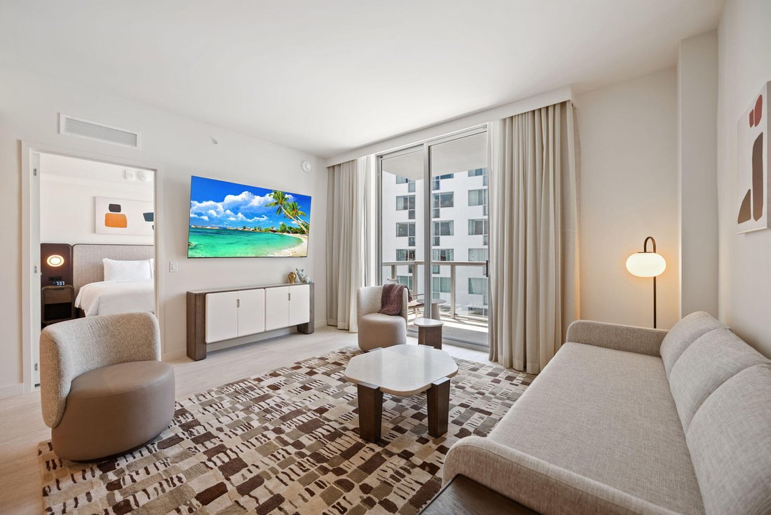 Condo in Miami, Florida, United States 4 - 18346475