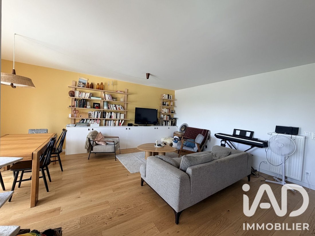 Apartment in Arrondissement of Bobigny, Ile-de-France, France 1 - 18345229