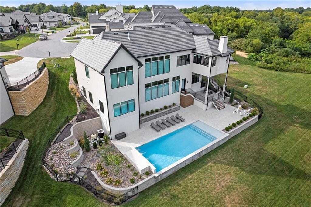 House in Parkville, Missouri, United States 1 - 18346079