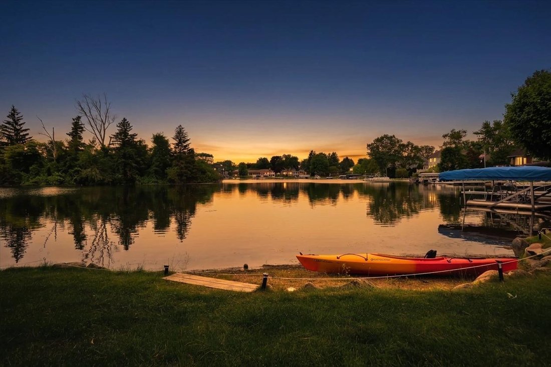 House in Wixom, Michigan, United States 3 - 18346077