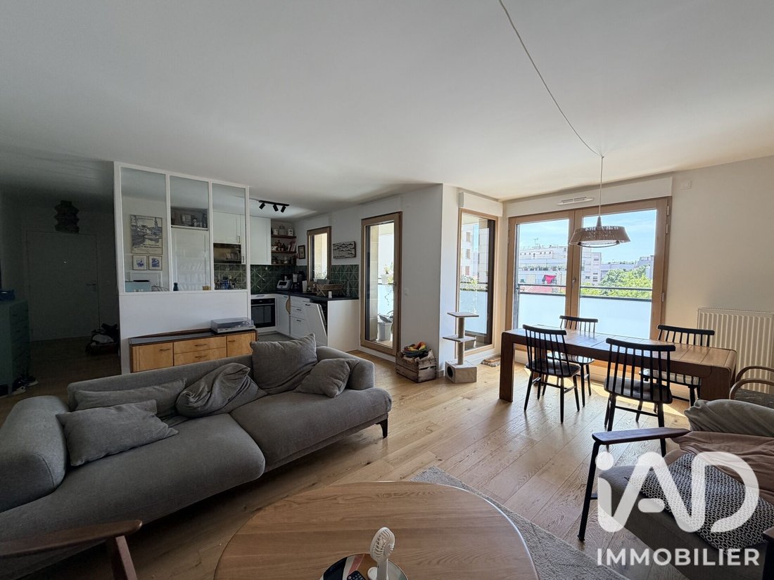 Apartment in Arrondissement of Bobigny, Ile-de-France, France 3 - 18345229