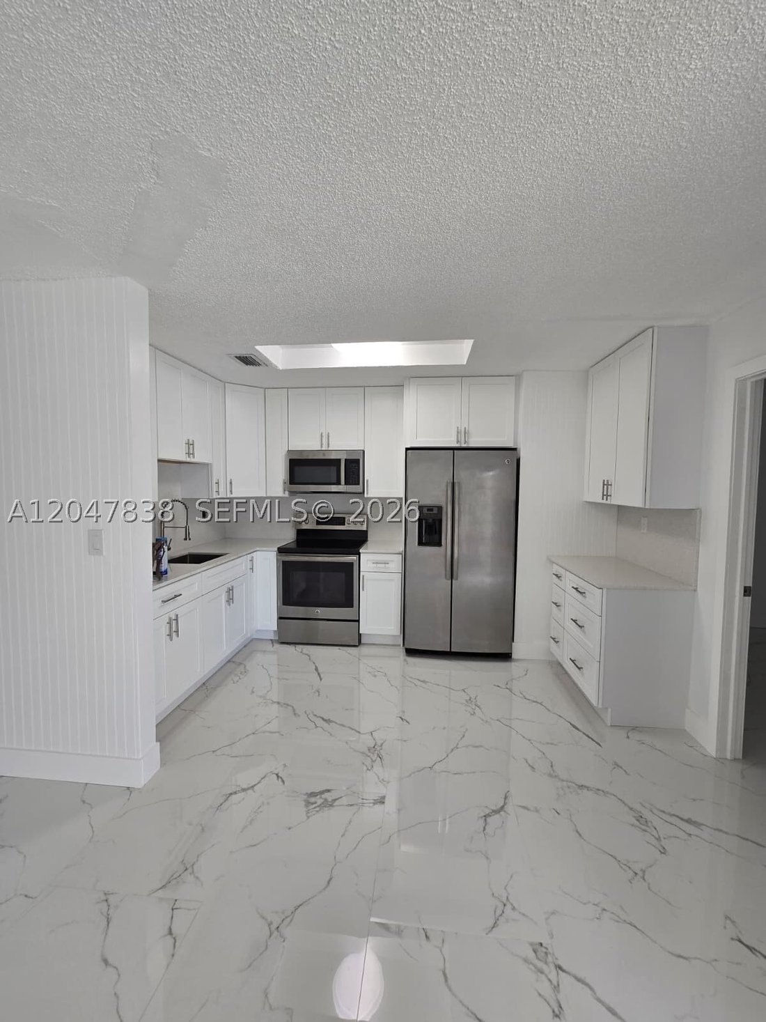 House in Miami, Florida, United States 4 - 18344021