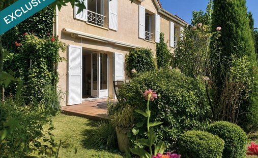 House in Sud, Mennecy, France 1