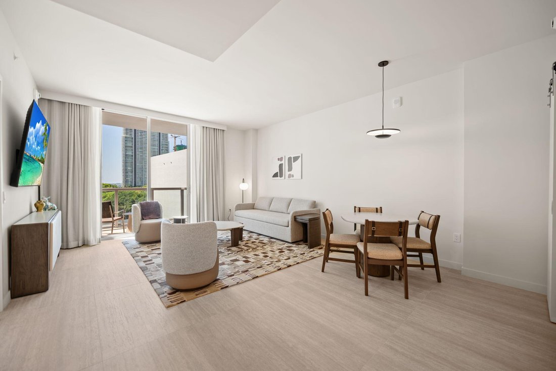Condo in Miami, Florida, United States 5 - 18346475