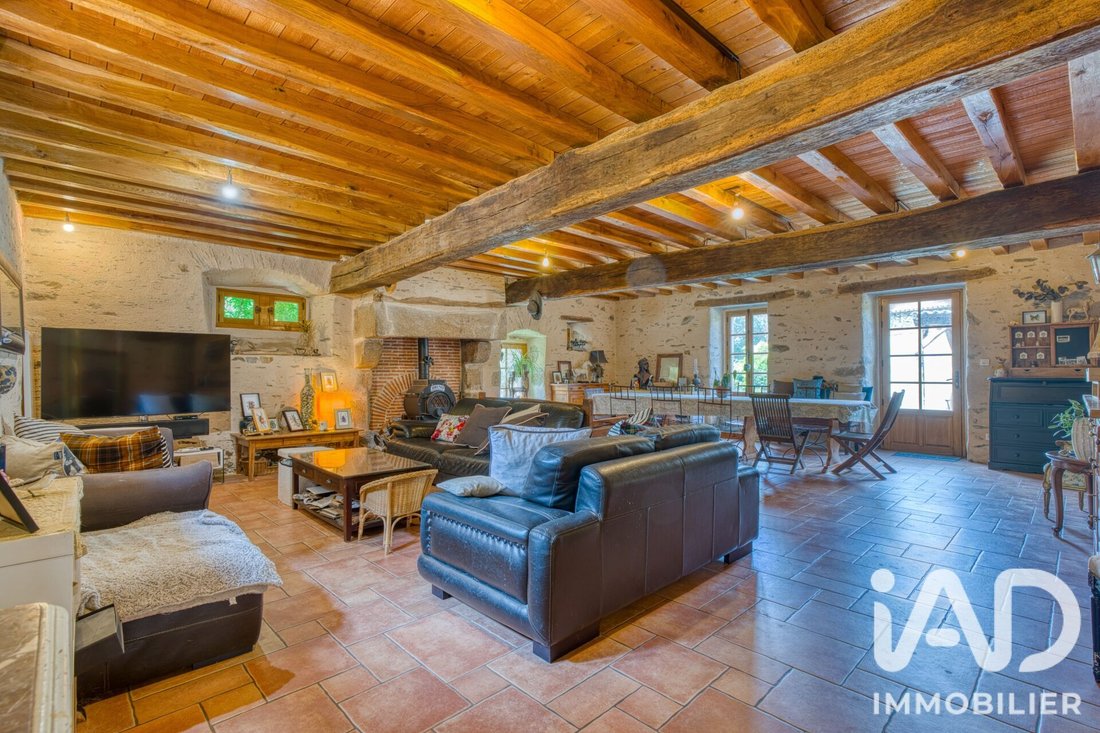 House in Saint-Martin-des-Noyers, Pays de la Loire, France 3 - 18345617