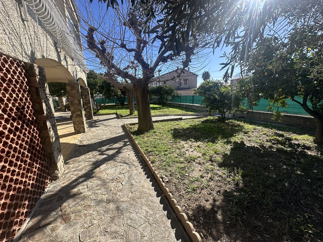 Villa in Hyeres, Provence-Alpes-Côte d'Azur, France 5 - 18345669