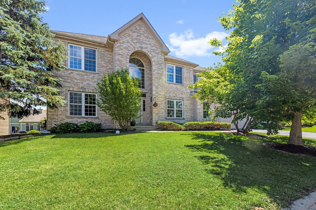 House in Lake in the Hills, Illinois, United States 1 - 18344077