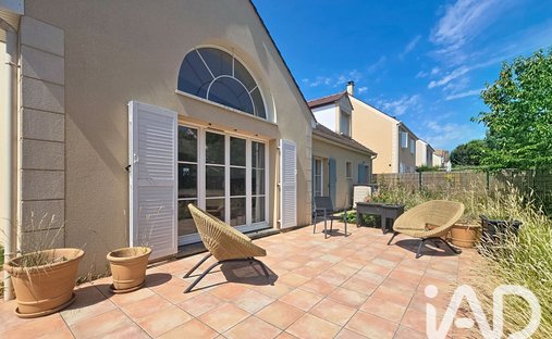 Casa a Topaze, Longjumeau, Francia 1