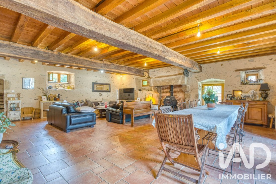 House in Saint-Martin-des-Noyers, Pays de la Loire, France 4 - 18345617