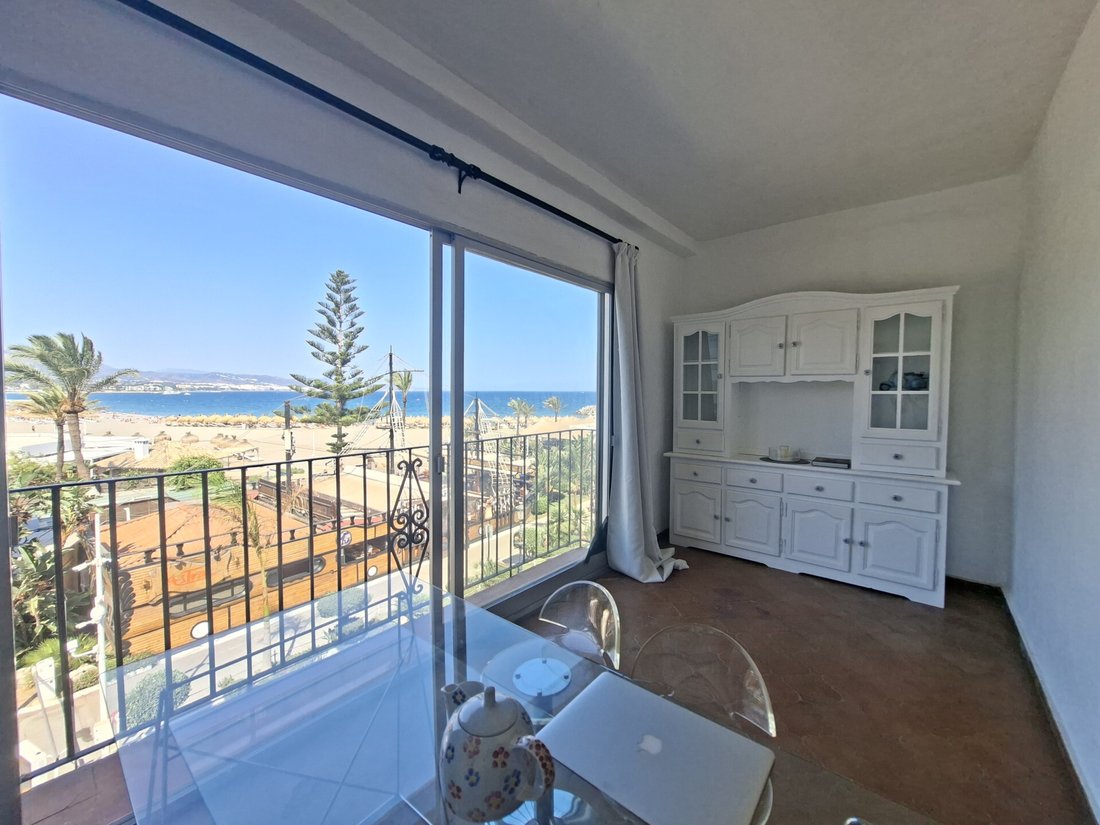 Apartment in Puerto Banus, Marbella, Spain 4 - 18280392
