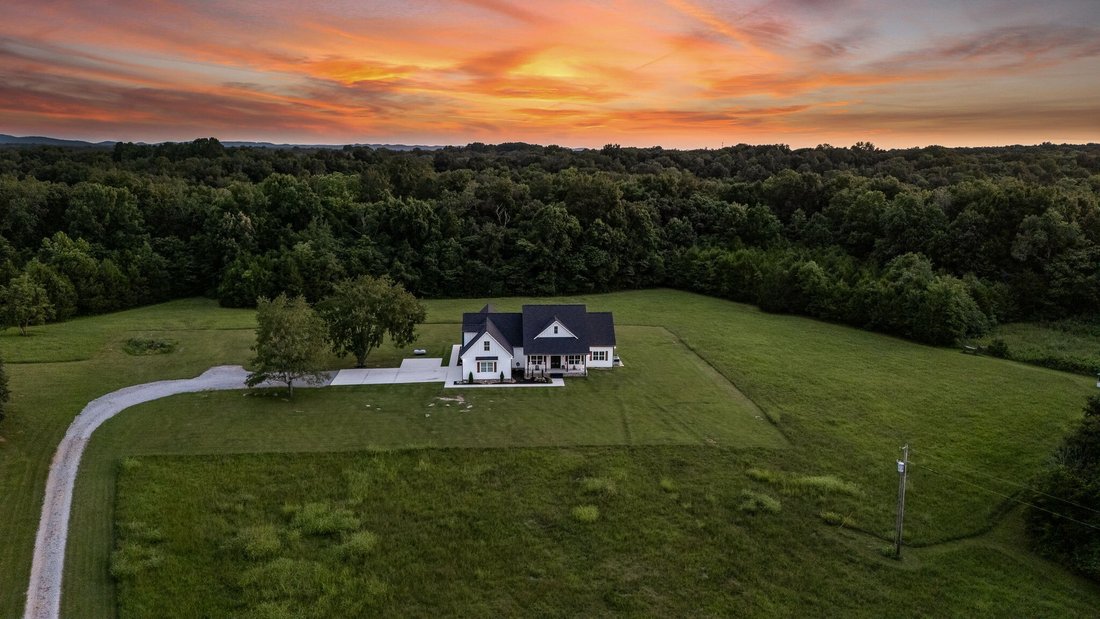 House in Shelbyville, Tennessee, United States 1 - 18345452