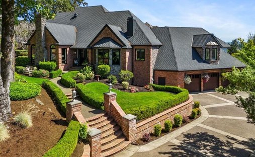 House in West Linn, Oregon, United States 1