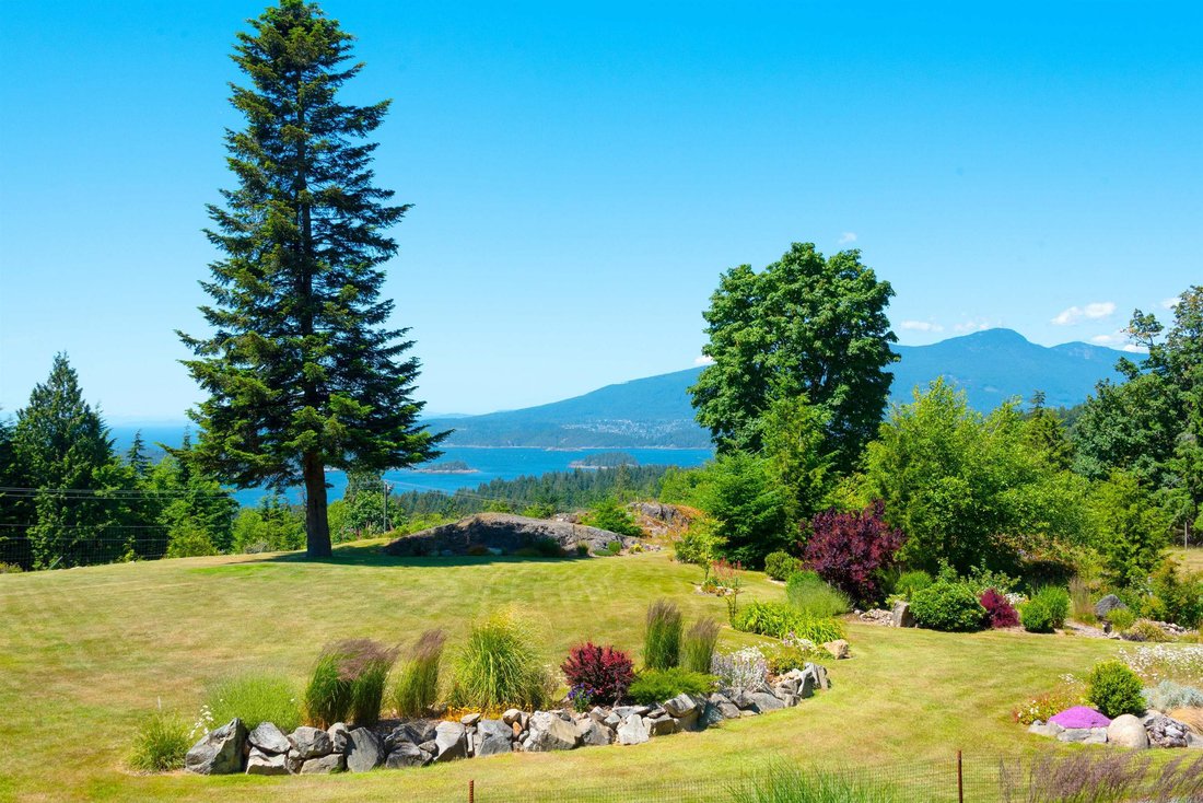 House in Bowen Island, British Columbia, Canada 4 - 18247886