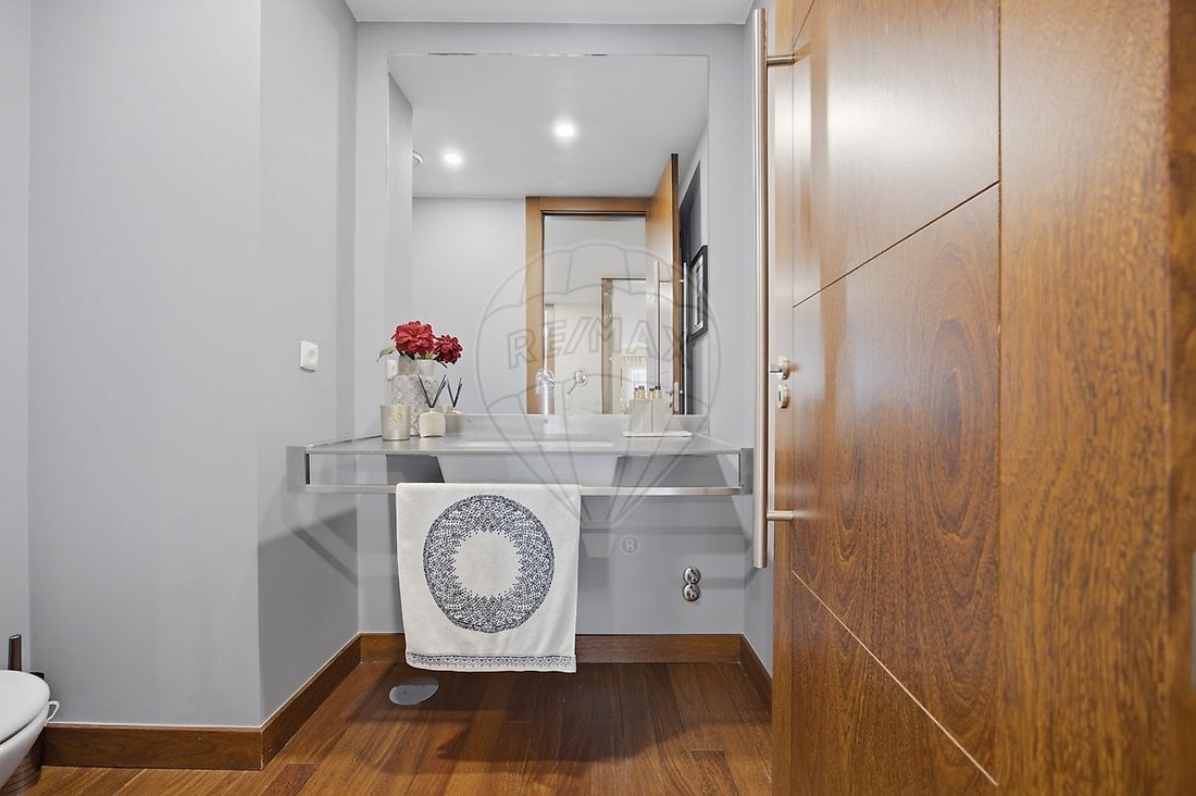 Apartment in Santa Marinha e Sao Pedro da Afurada, Porto District, Portugal 4 - 18344214