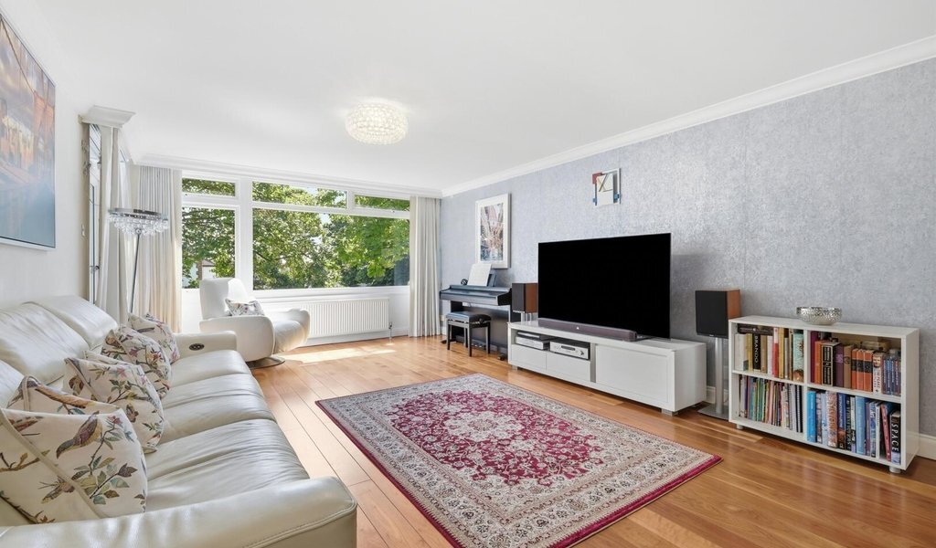 Apartment in South Woodford, Redbridge, England 5 - 18345361