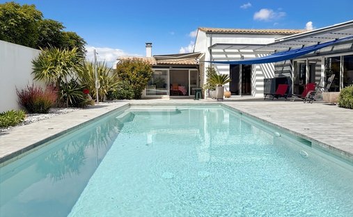 House in Bourgneuf, Nouvelle-Aquitaine, France 1