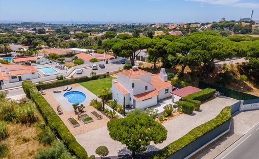 Villa in Olhos de Agua, Algarve, Portugal 1
