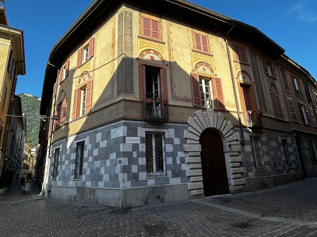 Apartment in Historic Center, Como, Lombardy 3 - 18344418