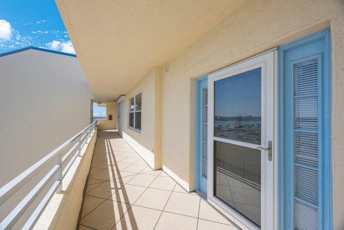 Condo in St. Petersburg, Florida, United States 5 - 18345381