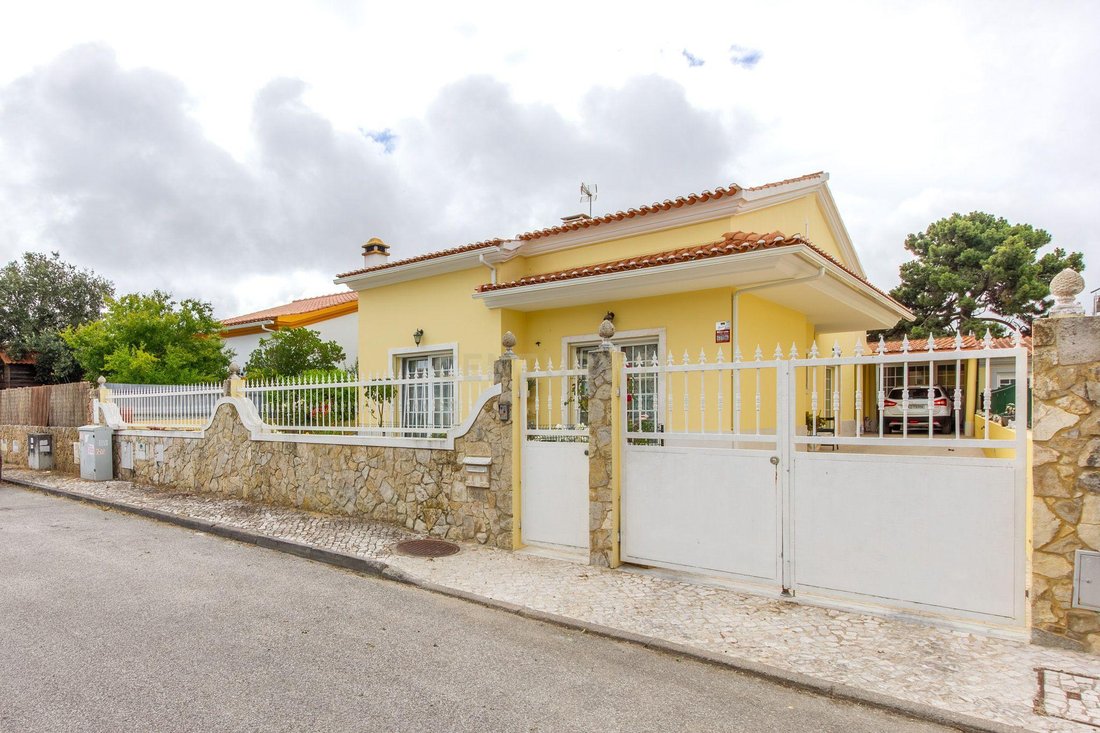 Villa in Azeitao (Sao Lourenco e Sao Simao), Setubal, Portugal 1 - 18344438