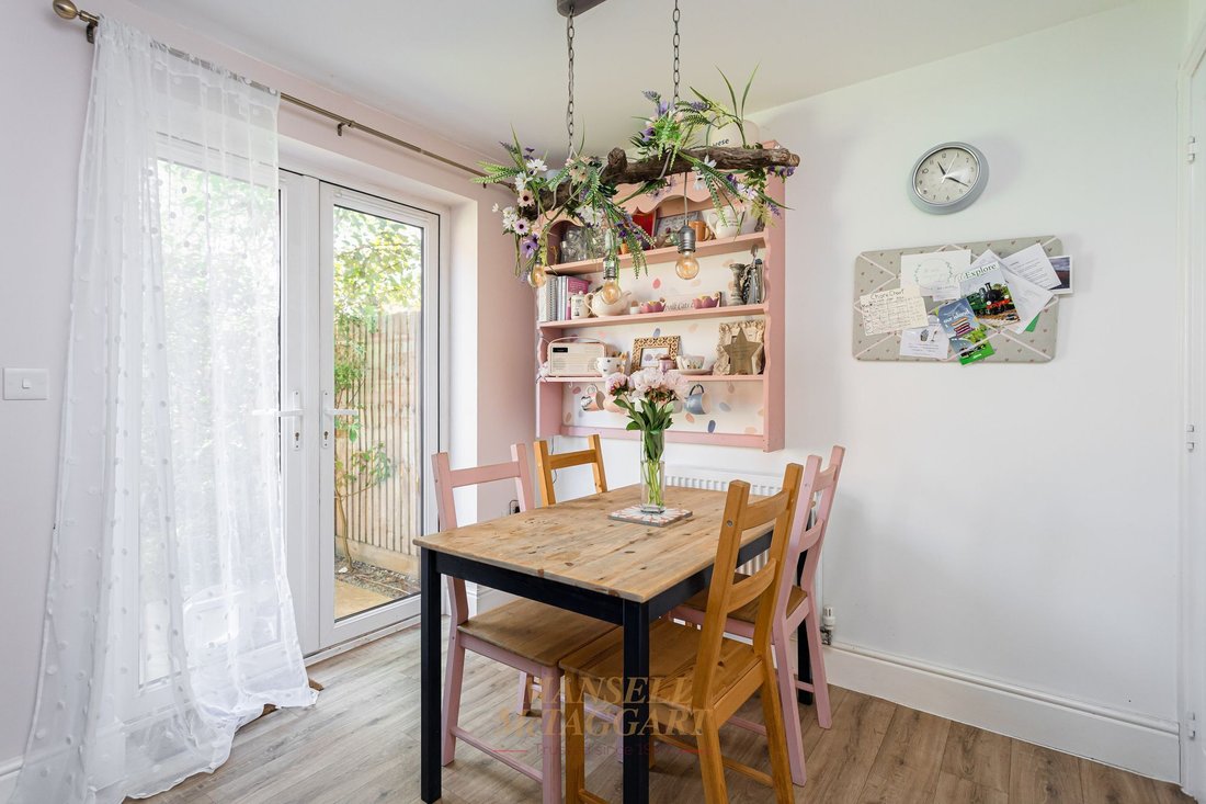 House in Horley, England 5 - 18344395