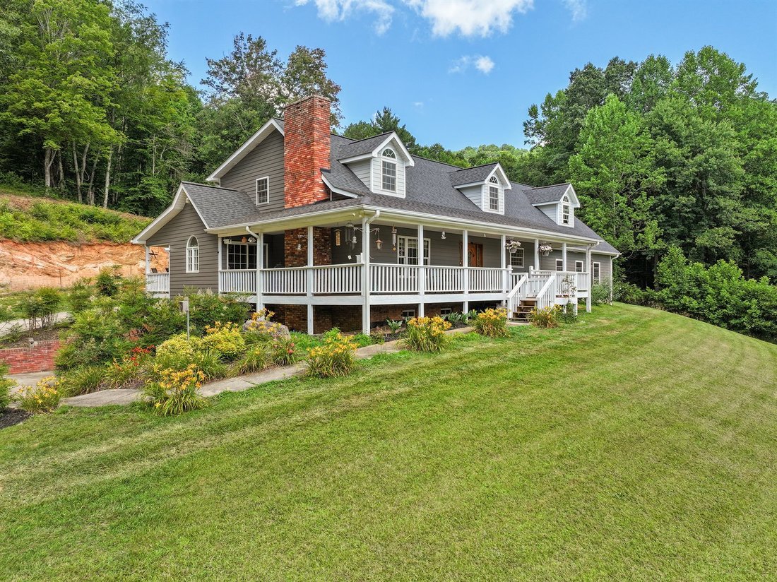 House in Clyde, North Carolina, United States 1 - 18346127
