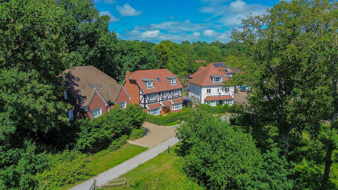 House in Bolnore, Haywards Heath, England 2 - 18345751