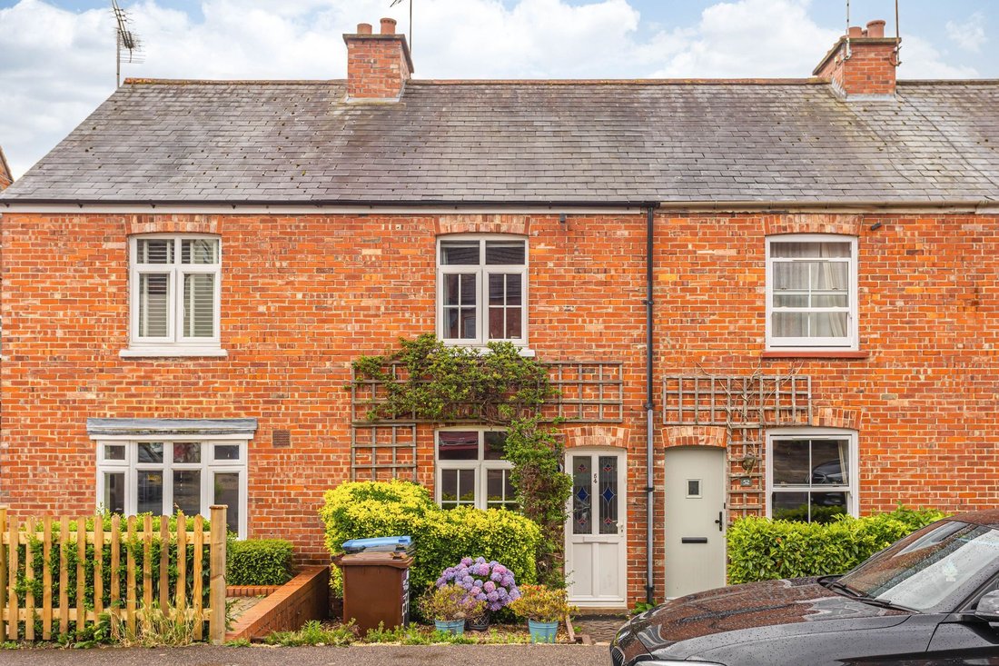 House in Godstone, England 1 - 18344400