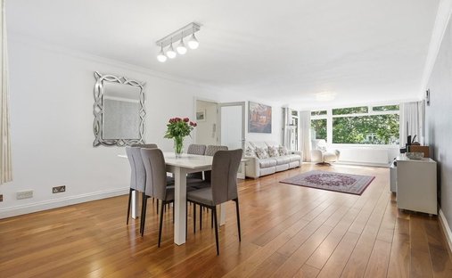 Apartment in South Woodford, Redbridge, England 1
