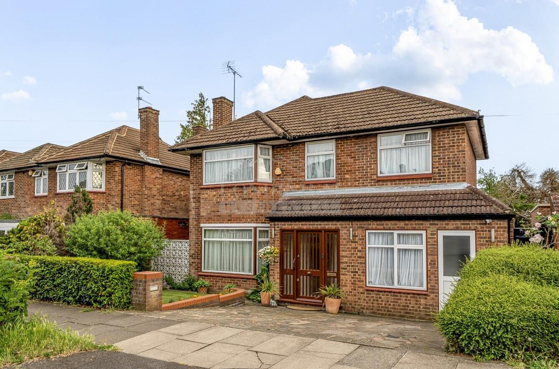 House in Edgware, Barnet, England 1 - 18346388