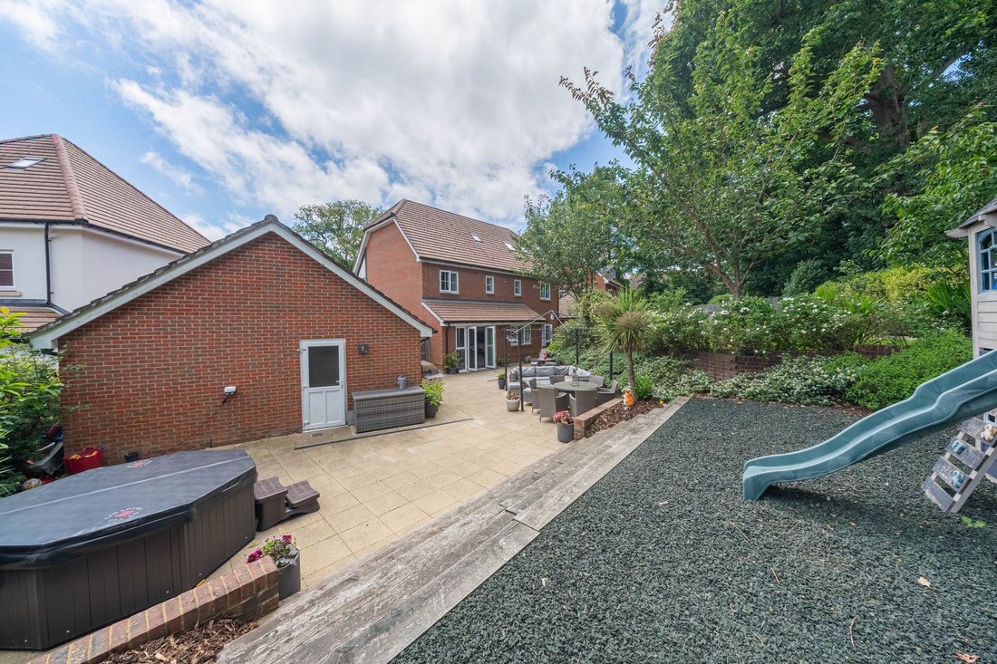 House in Bolnore, Haywards Heath, England 3 - 18345751