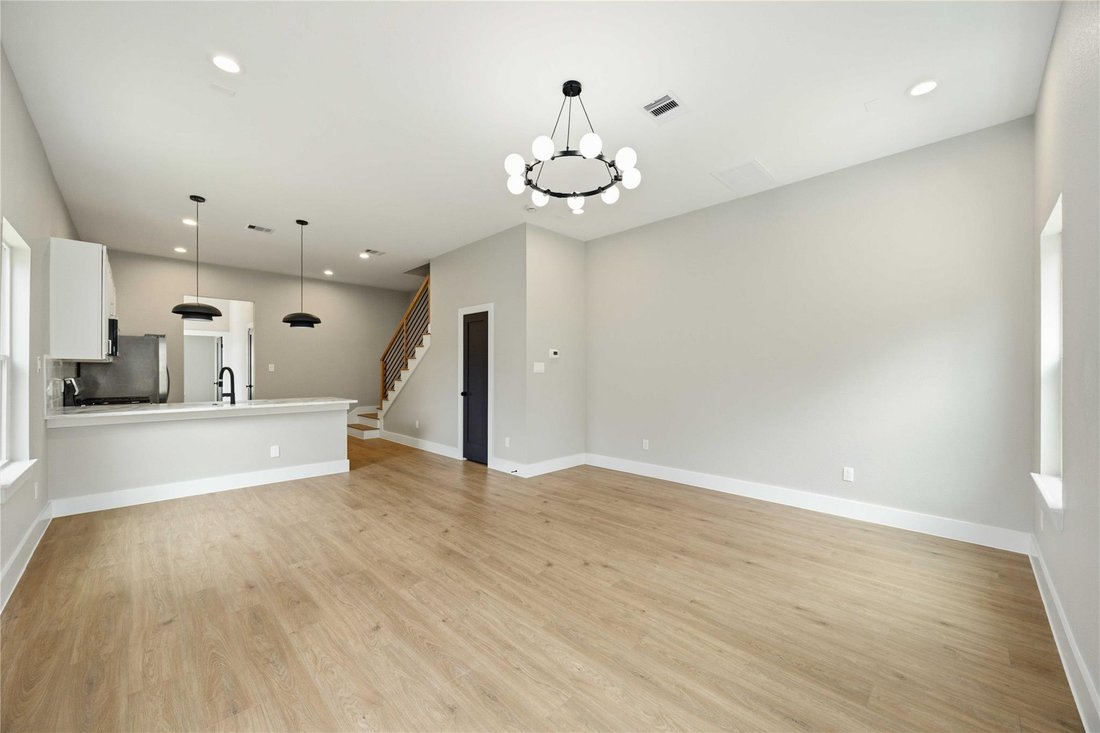 Houston, Texas, United States 4 - 18340940