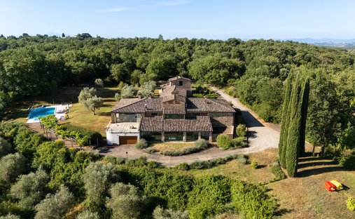 Villa in Gaiole in Chianti, Tuscany, Italy 1