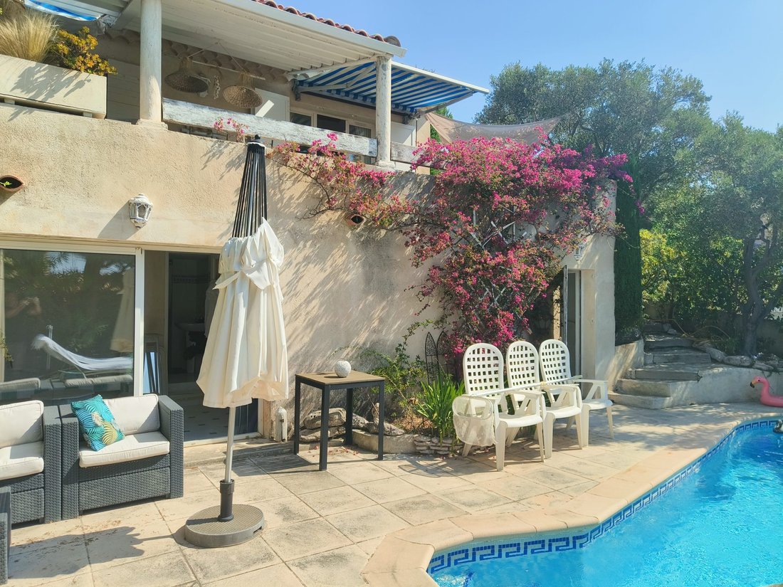 House in Le Village-L'Esperon, Sausset-les-Pins, France 2 - 18348729